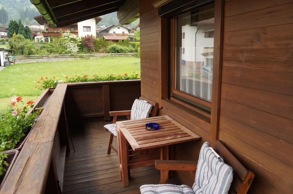 Apartment Alpin Aschau Im Zillertal Ruang foto
