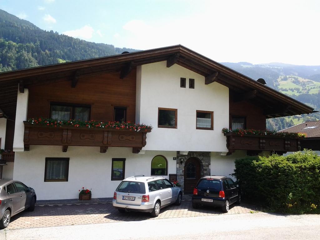Apartment Alpin Aschau Im Zillertal Bagian luar foto
