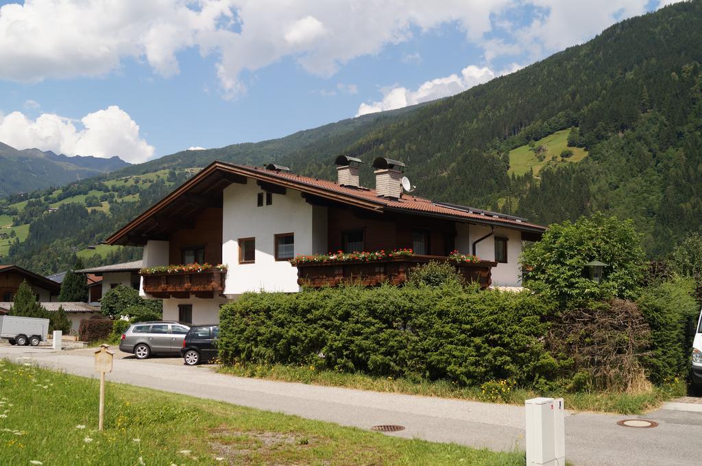 Apartment Alpin Aschau Im Zillertal Bagian luar foto